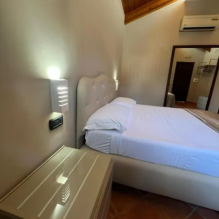 2000 Hotell 3*