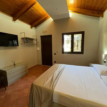 2000 Hotell