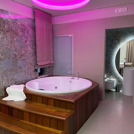 2000 Hotel Giugliano In Campania